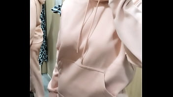 Salut les amis le cocu est de retour pour parler de notre salope préférée