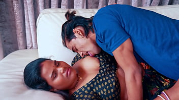 Old lady stepmom seduce her stepson for her pussy satisfaction