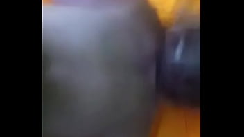 Follando con la prima cuando sus padres no están