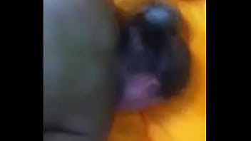 Follando con la prima cuando sus padres no están