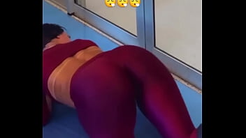 Duvido vocês acertarem treinei com ou sem calcinha