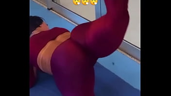 Duvido vocês acertarem treinei com ou sem calcinha