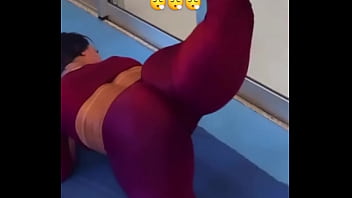 Duvido vocês acertarem treinei com ou sem calcinha