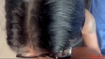 Professora gostosa veio me dar aula e terminou com a boca cheia de porra