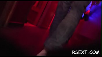 Sexy ass playgirl sucks pecker