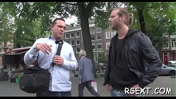 Sexy ass playgirl sucks pecker