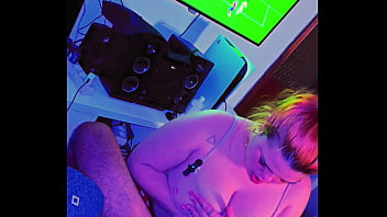 Gamer stepbrother plays ps5 and his kinky stepsister distracts him with her cock familly relationship