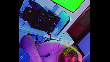 Gamer stepbrother plays ps5 and his kinky stepsister distracts him with her cock familly relationship