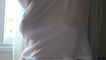 Madrasta ve enteado e fica com tesão acaba se masturbado com a porta aberta do quarto