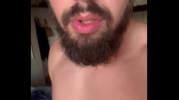 Ela era casada mas no quarto se ajoelhou pro vizinho