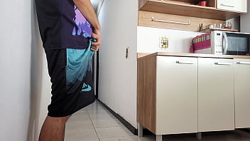 Sexo arriscado com amigo do meu marido não resisti ver o seu pau ereto