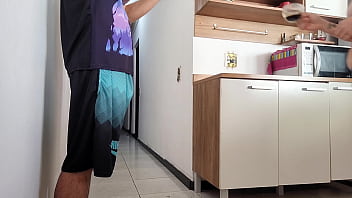 Sexo arriscado com amigo do meu marido não resisti ver o seu pau ereto Sexo arriscado com amigo do meu marido não resisti ver o seu pau ereto