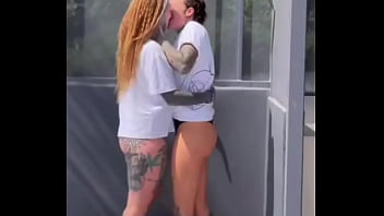 Women alexandra wildd