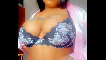 Coucou mes chéris n’hésitez pas à faire vos demandes de contenus privés