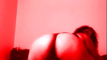 Ass shakin in the bed