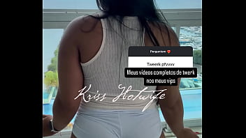 Married girl dances tweerk