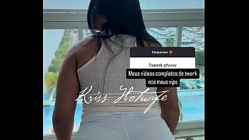 Married girl dances tweerk