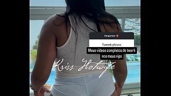 Married girl dances tweerk