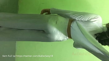 Nữ sinh áo dài satin cheongsam