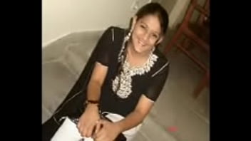 Bahria girls sexy fight in road