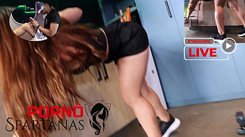 A loirinha cintia mandou seu vizinho vir se explicar