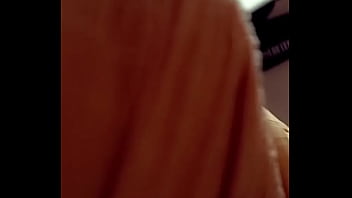 Qui est volontaire pour me donner un bisous sur les fesses