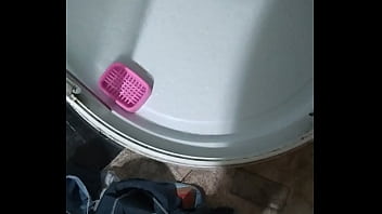 Tocándome mientras me baño