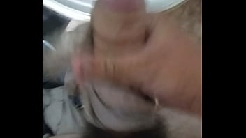 Tocándome mientras me baño