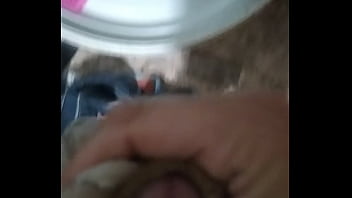 Tocándome mientras me baño