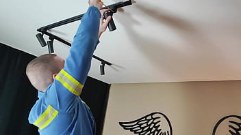 Cleo cadillac paga o eletricista com sexo