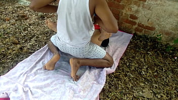 सौतेली माँ वेकेशन पर चुपके से अकेले में चाचा से चुद गयी जंगल में सौतेली माँ वेकेशन पर चुपके से अकेले में चाचा से चुद गयी जंगल में