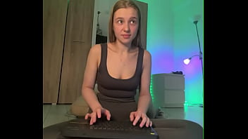 Big ass play on the webcam