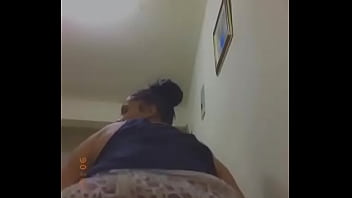 Sigueme y subo el video completo con una polla en su culo