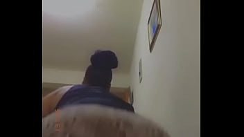 Sigueme y subo el video completo con una polla en su culo