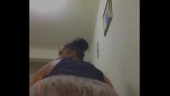 Sigueme y subo el video completo con una polla en su culo