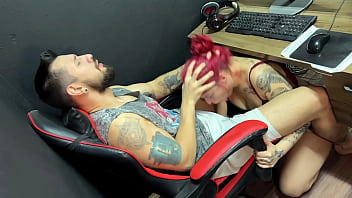 Camila vegas me chupando ajoelhada até me esvaziar