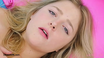 Golden glow queen naked close up