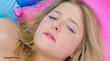 Golden glow queen naked close up