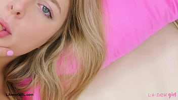 Golden glow queen naked close up