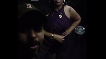 Exibicão no corredor do hotel o corno adora isso