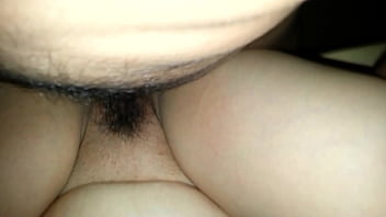 Dándole su lechita calentita