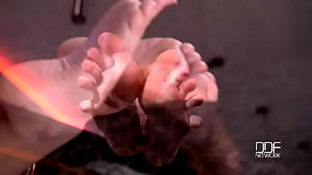 Strip club after hours new face crams snatch and butt