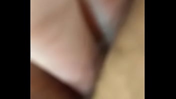 Safadinha levando dedada