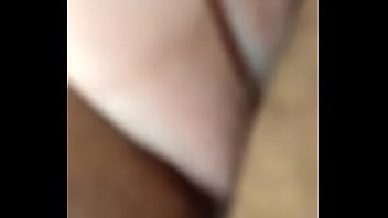 Safadinha levando dedada