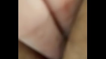 Safadinha levando dedada