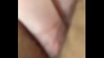 Safadinha levando dedada