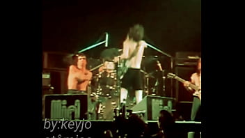 Tentei botar no nas redes sociais mas não deu certo por causa bots fdp's