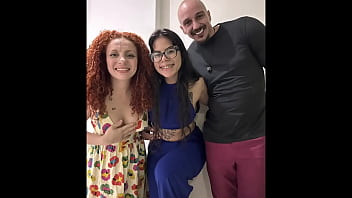 Trisal interracial casal chama ruivinha pra apimentar a relação