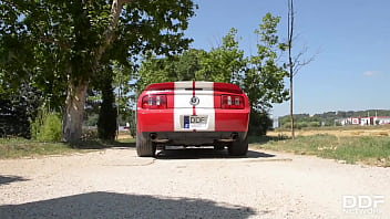 College hottie gives car body shine with t&a