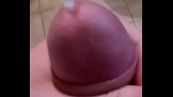 Me masturbo y acabo feroz